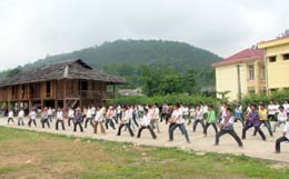 Học sinh các trường trung học cơ sở, tiểu học trên địa bàn thị xã Nghĩa Lộ tích cực tập luyện môn võ cổ truyền Nhất Nam.